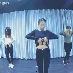 手拍鼓成人舞蹈视频,跟随视频感受节奏与韵律之美