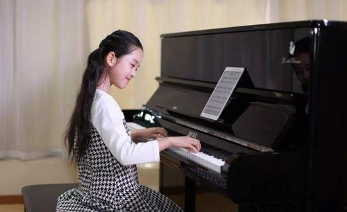 成人兴趣班练琴视频教学,轻松入门成人钢琴演奏